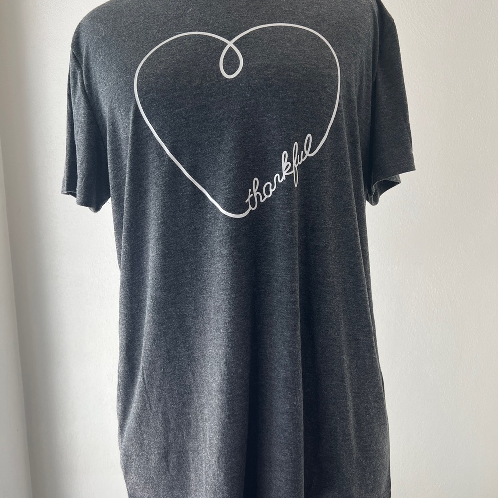 Women's large "thankful" tshirt.